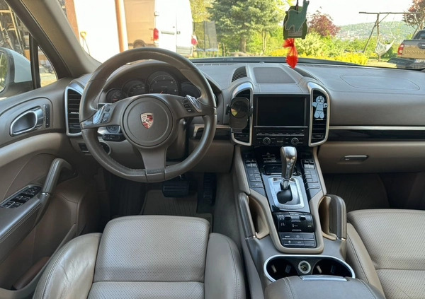 Porsche Cayenne cena 89999 przebieg: 241000, rok produkcji 2012 z Przemyśl małe 497